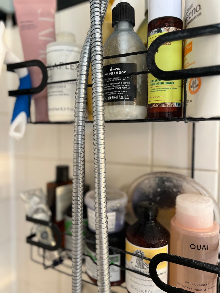 💛 Low-maintenance in life, high-maintenance in hair.
I’ve tried them all—Target shampoo, salon splurges, and everything in between. After years of scalp drama, these 3 are it:
✨ Arkive: UK scalp savior
✨ Davines: eco-luxe heartbreaker
✨ ATTITUDE: clean + budget-friendly
